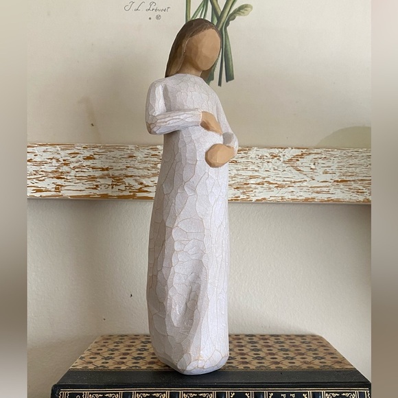 Willow Tree Cherish, Sculpted Hand-Painted Woman Figure 9" - Picture 1 of 9